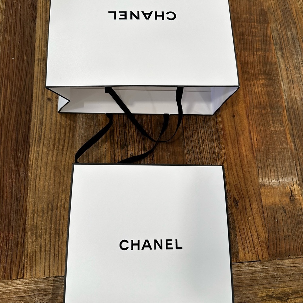 CHANEL Classic White Gift Bag